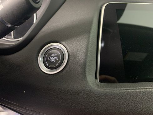 Used 2023 Cadillac XT4 Premium Luxury image 18