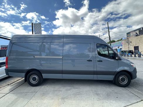 Used 2024 Mercedes-Benz Sprinter 2500 w/ Acoustic Package image 9