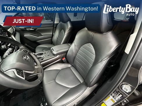 Used 2022 Toyota Highlander XLE image 13