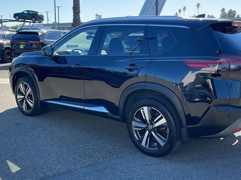 Used 2021 Nissan Rogue SL w/ Premium Package image 11