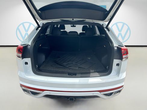 Certified 2021 Volkswagen Atlas Cross Sport SE w/ Panoramic Sunroof Package FWD image 26