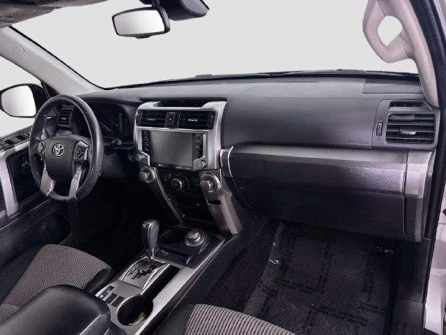 Certified 2022 Toyota 4Runner SR5 AWD/4WD image 30