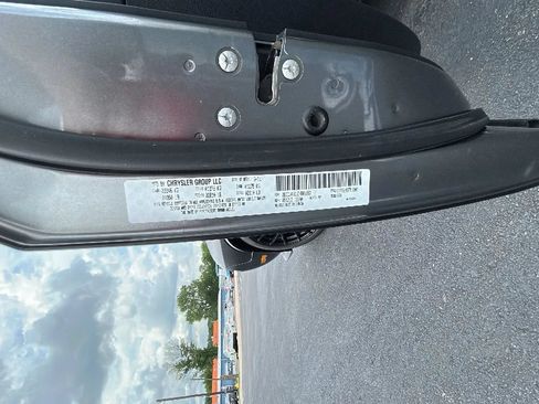 Used 2011 Dodge Challenger RWD image 18