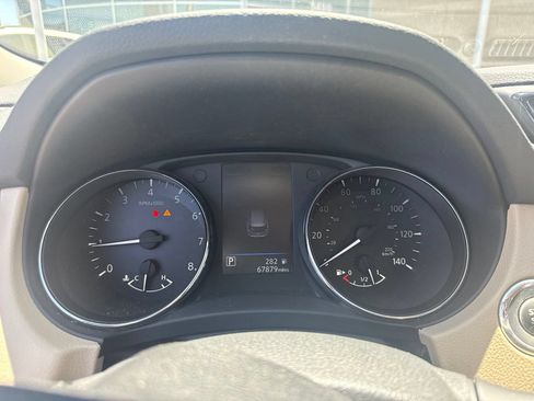 Used 2020 Nissan Rogue SV w/ Premium Package FWD image 1