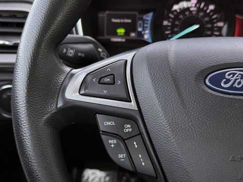 Used 2019 Ford Fusion SE FWD image 26