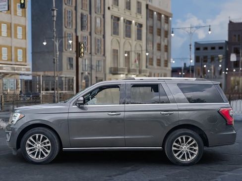 Used 2018 Ford Expedition Limited w/ Equipment Group 301A RWD image 4