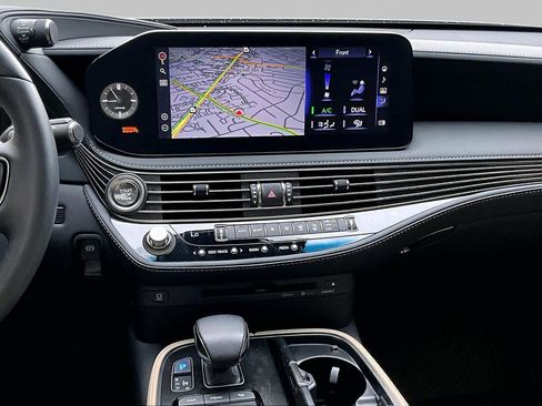 Used 2022 Lexus LS 500 AWD w/ Accessory Package (Z2) image 7