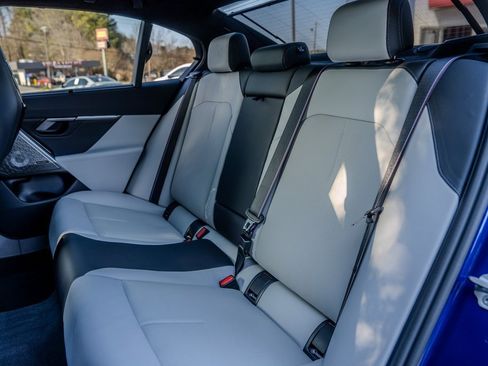 Used 2026 BMW M5 w/ Executive Package image 21