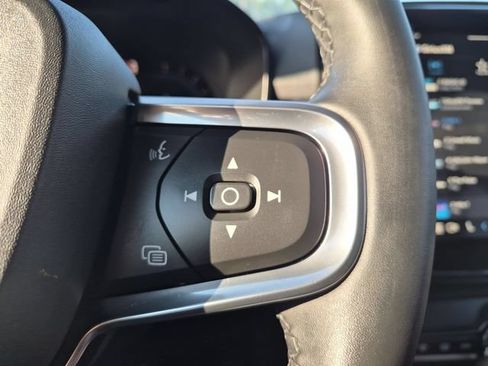 Used 2024 Volvo XC40 B5 Plus AWD/4WD image 18