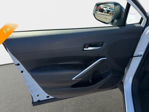 Used 2025 Toyota Corolla Cross AWD Hybrid image 9