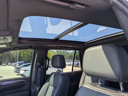 Used 2022 Chevrolet Tahoe RST w/ Luxury Package image 12