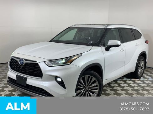 Used 2023 Toyota Highlander Platinum AWD/4WD image 4