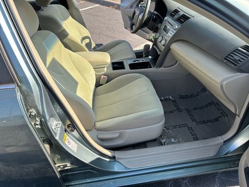 Used 2009 Toyota Camry LE FWD image 35