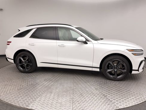 Certified 2026 Genesis GV70 3.5T Sport Prestige AWD/4WD image 9
