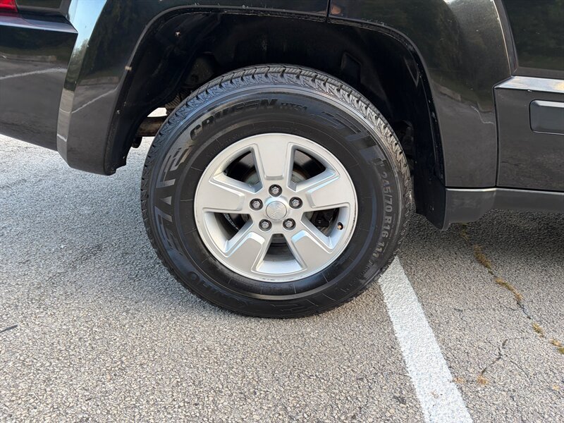 Used 2012 Jeep Liberty Sport AWD/4WD image 27