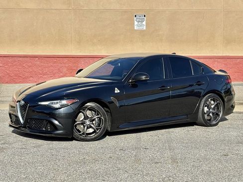 Used 2017 Alfa Romeo Giulia Quadrifoglio image 3