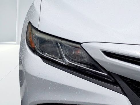 Used 2019 Toyota Camry SE FWD image 9