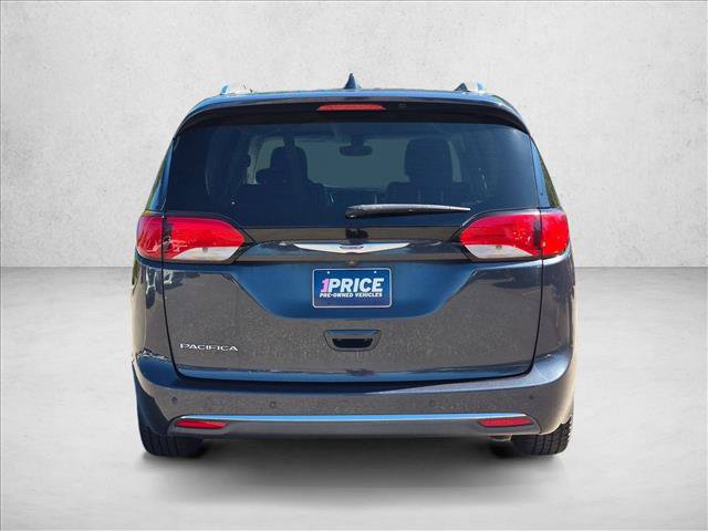Used 2020 Chrysler Pacifica Touring-L FWD image 7