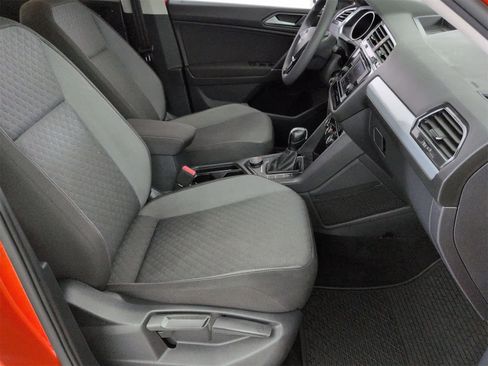 Used 2018 Volkswagen Tiguan S image 19