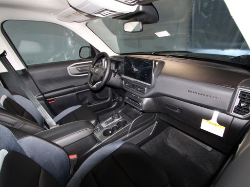 New 2026 Ford Bronco Sport Outer Banks w/ Outer Banks Tech Package+ AWD/4WD image 20
