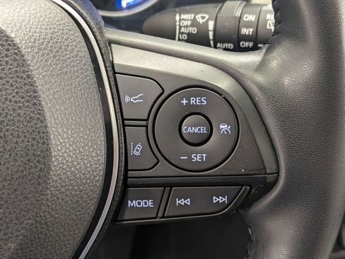 Used 2023 Toyota RAV4 XLE Premium image 25