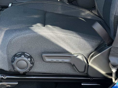 New 2025 Jeep Gladiator Sport image 14