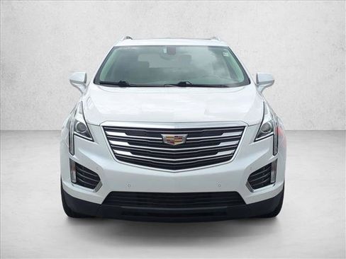 Used 2017 Cadillac XT5 Luxury image 2