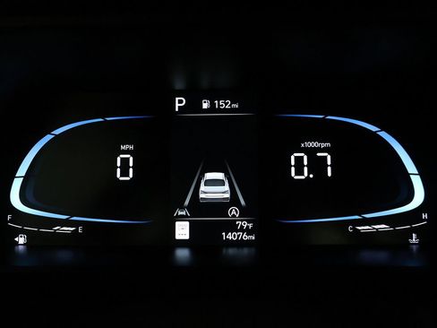 Certified 2024 Hyundai Elantra SE FWD image 34