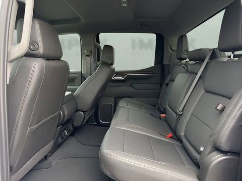 Used 2026 GMC Sierra 1500 SLT AWD/4WD image 13