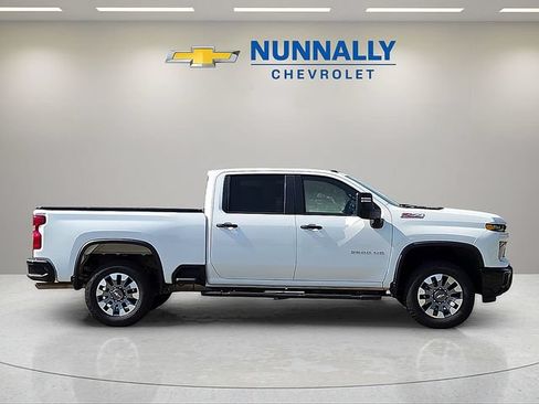 Used 2026 Chevrolet Silverado 2500 Custom w/ Custom Value Package AWD/4WD image 7