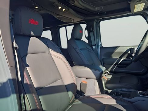 New 2025 Jeep Wrangler Unlimited Rubicon w/ Safety Group AWD/4WD image 38