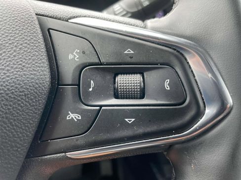 Used 2025 Chevrolet Trax LT w/ LT Convenience Package FWD image 21