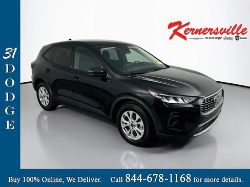 Used 2025 Ford Escape Active FWD image 1