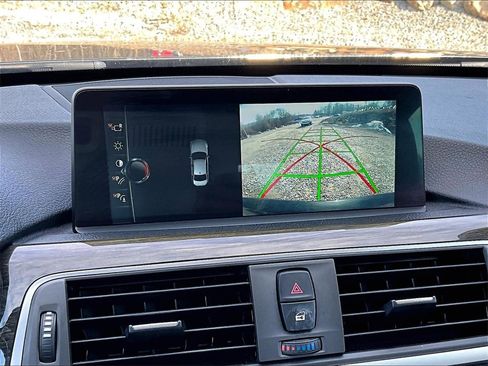 Used 2017 BMW 330i Sedan image 16