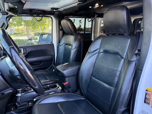 Used 2021 Jeep Wrangler Unlimited Sahara AWD/4WD image 12