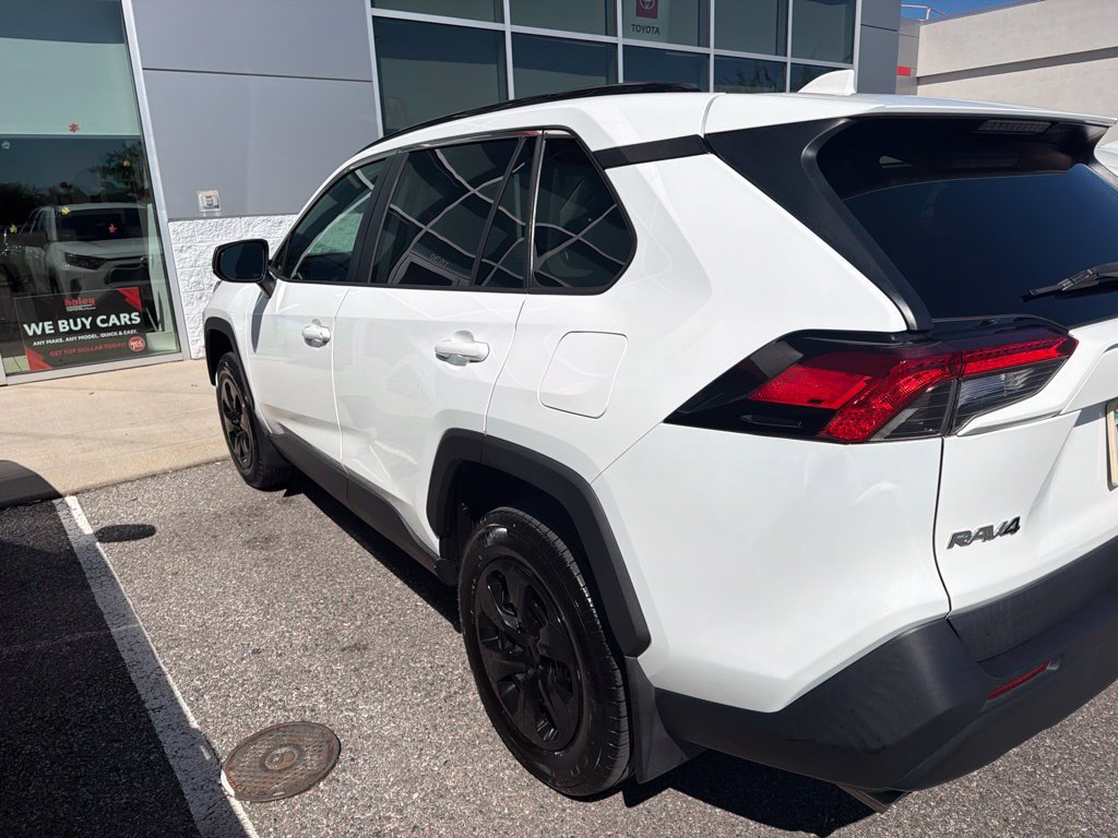Certified 2021 Toyota RAV4 LE AWD/4WD image 4