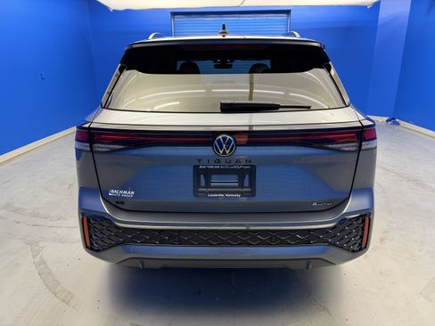 Certified 2025 Volkswagen Tiguan SE R-Line AWD/4WD image 6