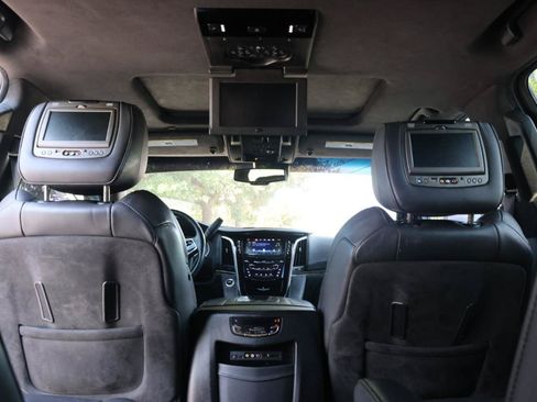 Used 2016 Cadillac Escalade Platinum AWD/4WD image 13