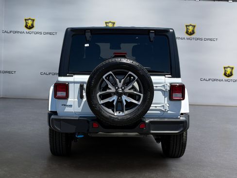 Used 2024 Jeep Wrangler Unlimited AWD/4WD image 4