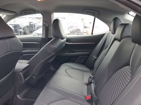 Used 2022 Toyota Camry SE FWD image 6