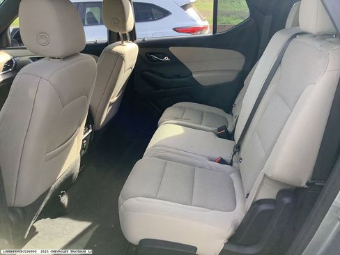 Used 2023 Chevrolet Traverse LS image 13