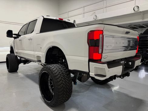 Used 2024 Ford F250 Limited image 10