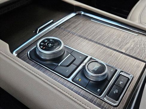 Used 2024 Ford Expedition Max Limited image 12