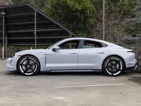 Certified 2022 Porsche Taycan Turbo image 2