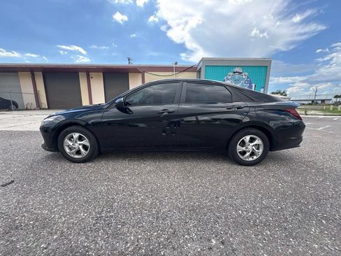 Used 2023 Hyundai Elantra SE FWD image 6