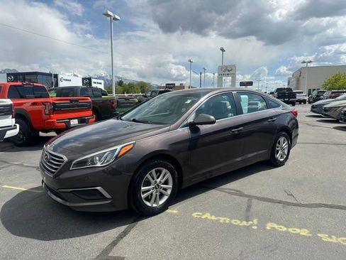 Used 2017 Hyundai Sonata SE FWD image 5