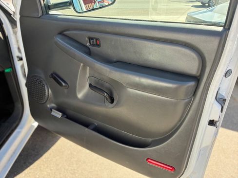 Used 2007 GMC Sierra 2500 W/T AWD/4WD image 13