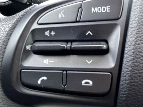 Used 2020 Hyundai Venue SEL FWD image 22