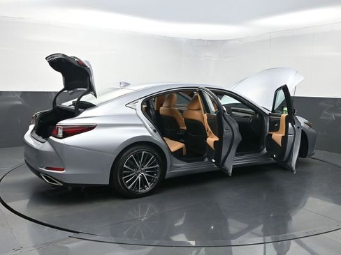 Used 2024 Lexus ES 350 w/ Premium Package image 41