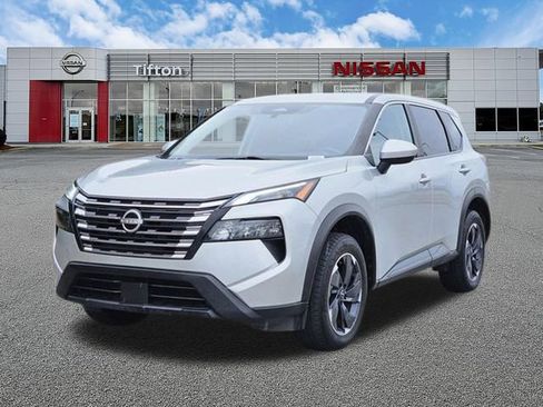 Certified 2024 Nissan Rogue SV FWD image 8